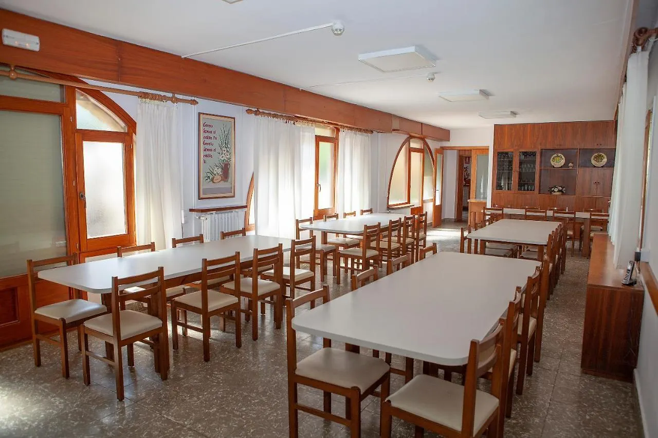 Casa De Colonies Casa Pare Coll Hostel Gombren