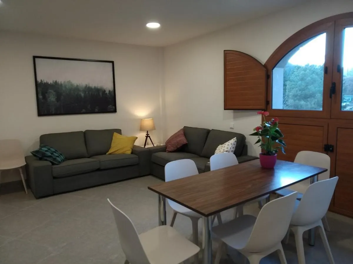 Hostel Casa De Colonies Casa Pare Coll Gombren